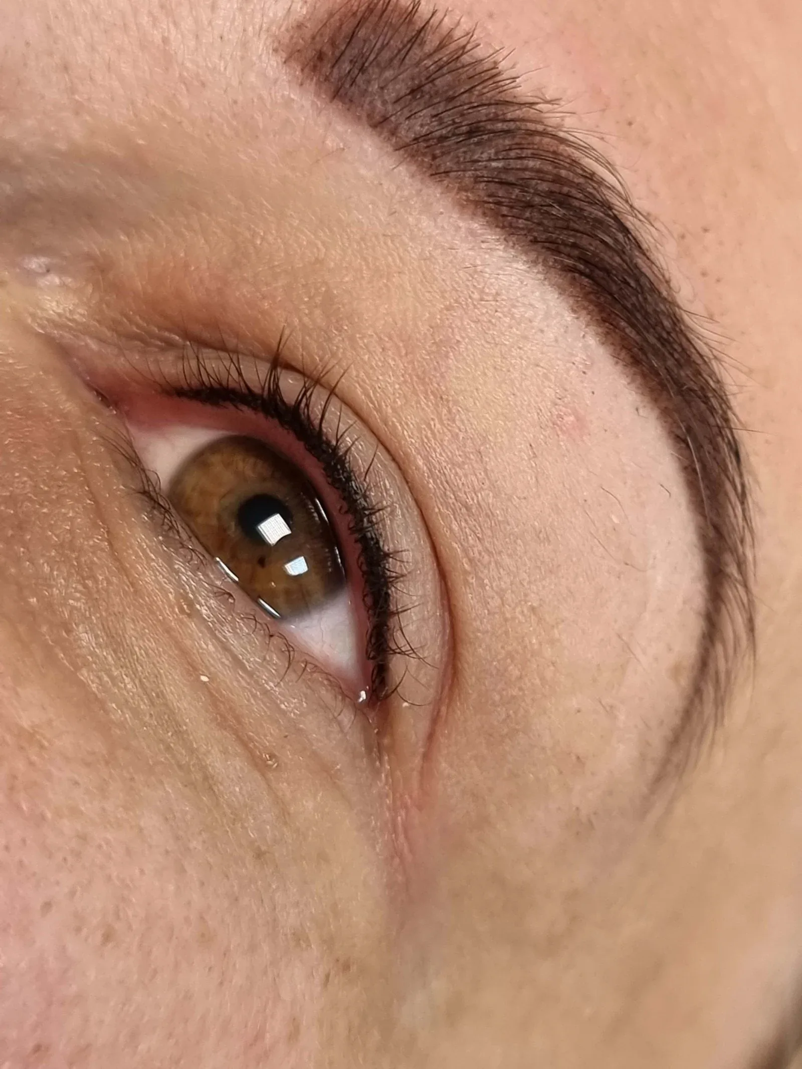 Lash line enhancement giving a subtle definition without a visible wing